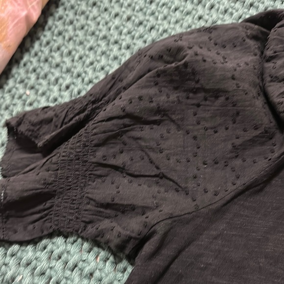 Design History Black Puff Sleeve Ruffled Blouse - Picture 6 of 6